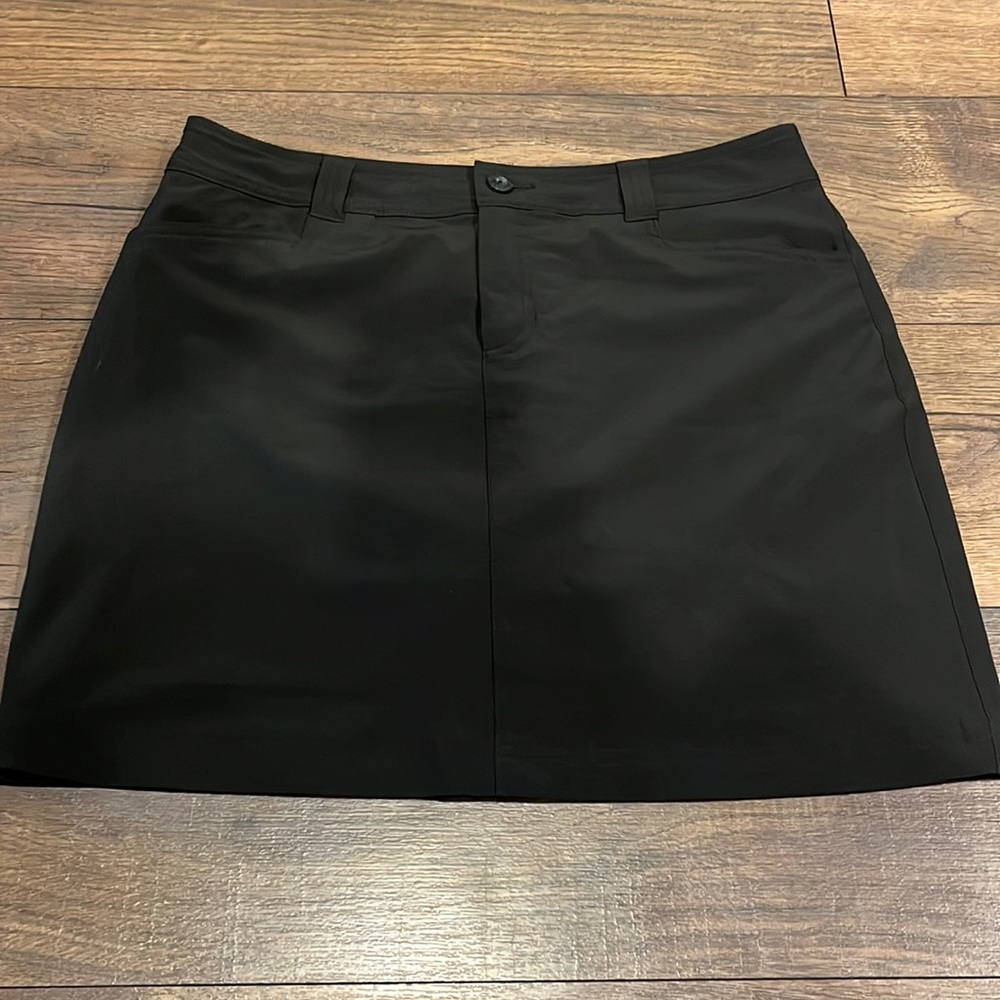 Eddie Bauer black golf skort size 8